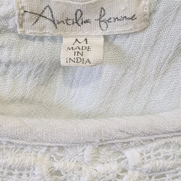 ANTILIA FEMME | Elegant White Lace Women's Top | Medium - Picture 4 of 6